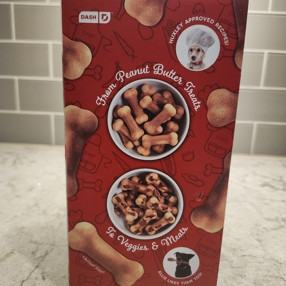DASH Gourmet Homemade Vegan Dog Treat Bone Maker Brand New in Box - Picture 3 of 11
